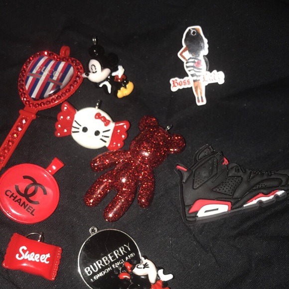 Mickey Mouse Croc Charm Set!! 🥰💋❤️🔥 - Picture 2 of 2